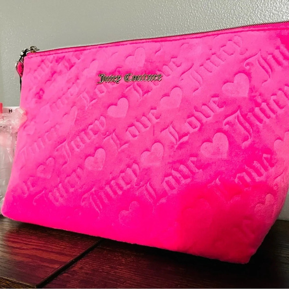 Juicy Couture Pink Velour Travel Cosmetic Bag Heart Embossed NWT - Picture 2 of 3